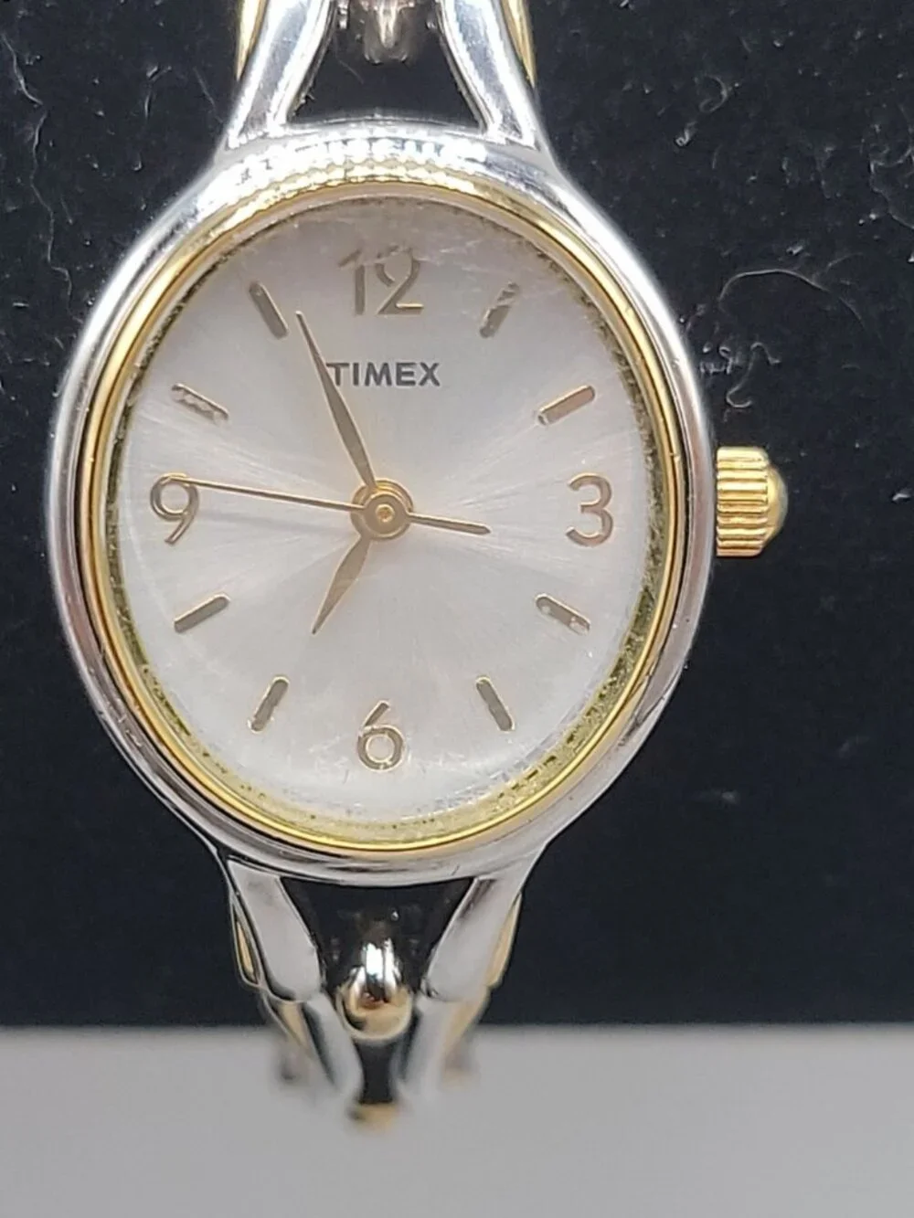 Vintage Timex Women's Two-Tone Watch N5 6.5